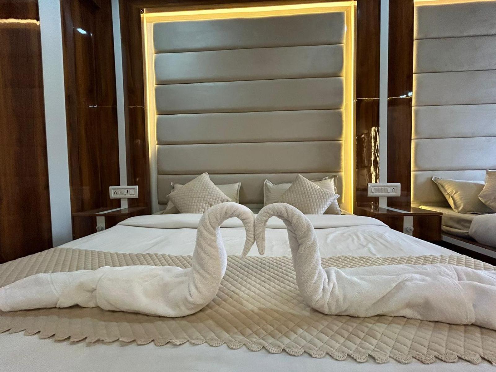 Hotel Dev Ganga Rishīkesh المظهر الخارجي الصورة