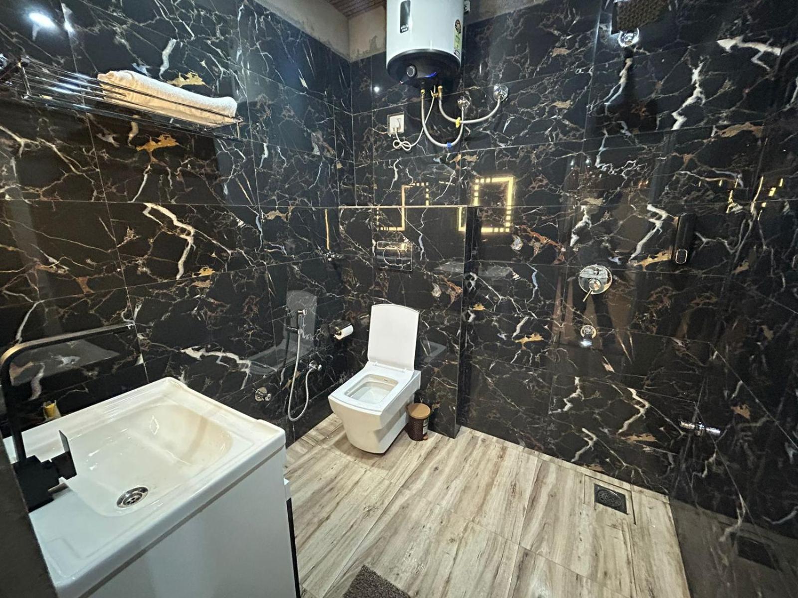 Hotel Dev Ganga Rishīkesh المظهر الخارجي الصورة
